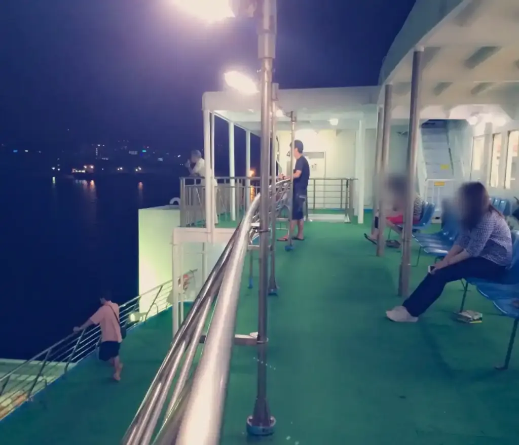 kimさん撮影の2017年ジャンボフェリーの甲板から写真